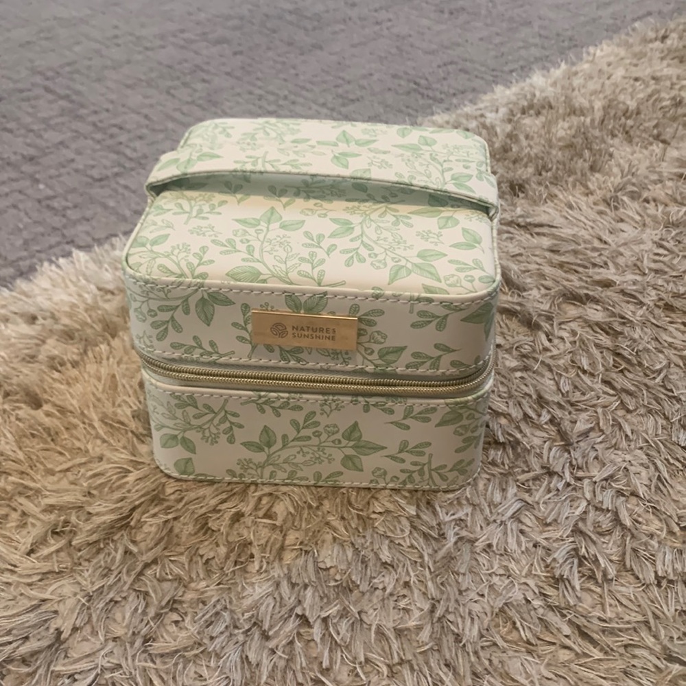 Essential Oil Hard Shell Carrier